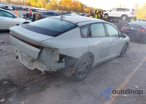 2025 Kia K4 Lxs z USA, uszkodzony, nr VIN 3KPFT4DE3SE098160